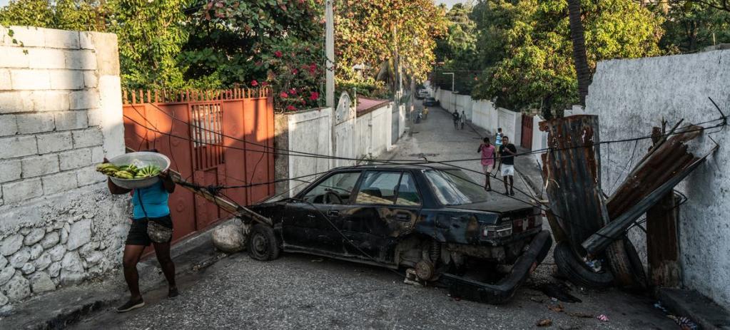 Des barricades sont régulièrement érigées pour bloquer les routes à Port-au-Prince.